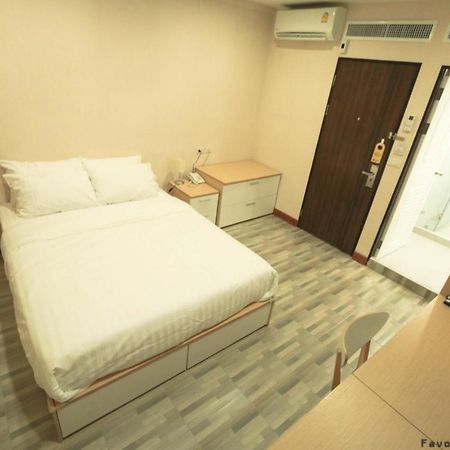 Favori Hostel Bangkok Surawong Exteriér fotografie